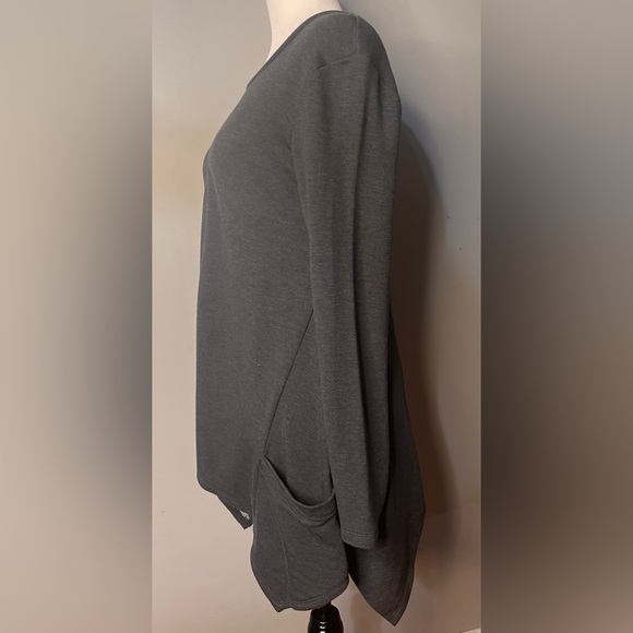 NWOT LOGO Womans Long Sleeved Gray Tunic!! - Picture 3 of 7